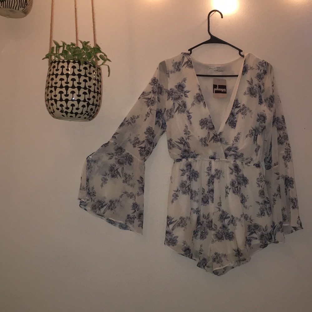 Pitaya Bell-sleeve Romper